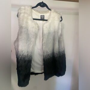 Vince Camuto Black and Cream Vest